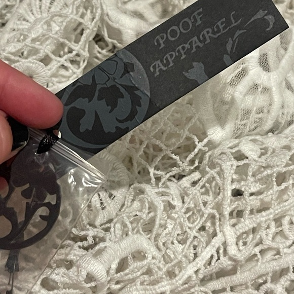 Poof apparel nwt white crocheted long vest cardigan - Picture 5 of 9